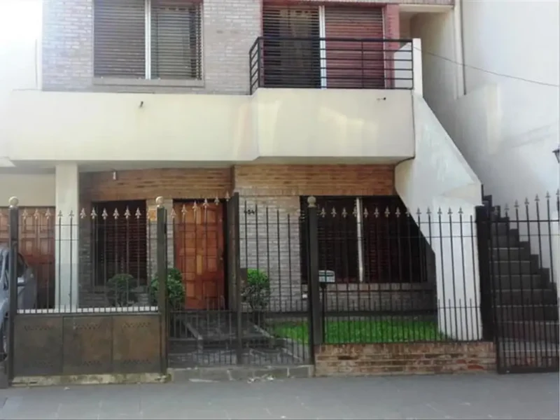 Dr Aleu 4500, Piso PB
